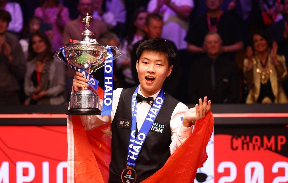 选手穿梭于 选手穿梭于